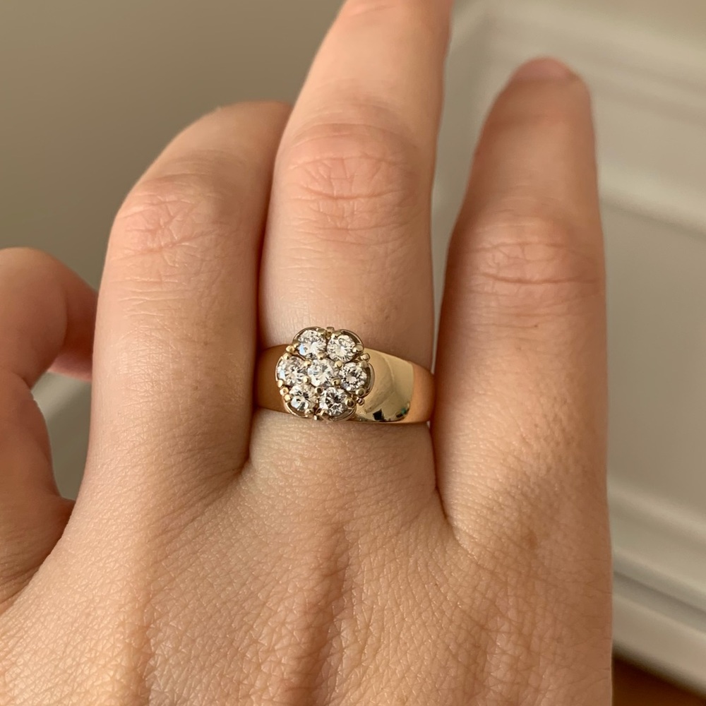 14k Gold 7 Diamond Ring Halo Style Vintage Floral Sparkle